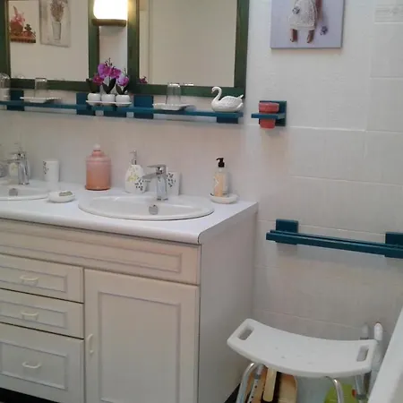 فندق مبيت وإفطار Les Hirondelles Du Paradis 6 Rue Des Oiseaux Beaulieu-sur-Sonnette