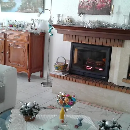 Les Hirondelles Du Paradis 6 Rue Des Oiseaux Bed & Breakfast Beaulieu-sur-Sonnette