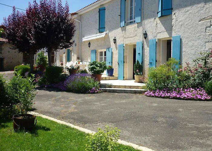 Les Hirondelles Du Paradis 6 Rue Des Oiseaux Bed & Breakfast Beaulieu-sur-Sonnette