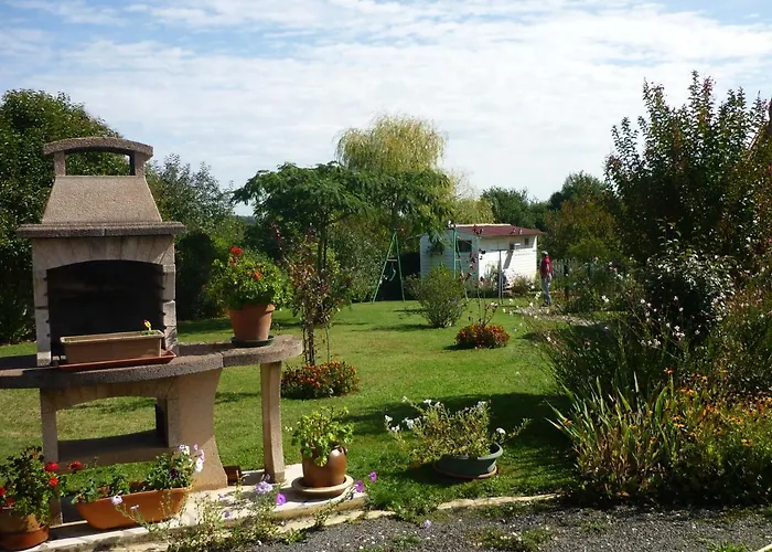 Les Hirondelles Du Paradis 6 Rue Des Oiseaux * Beaulieu-sur-Sonnette