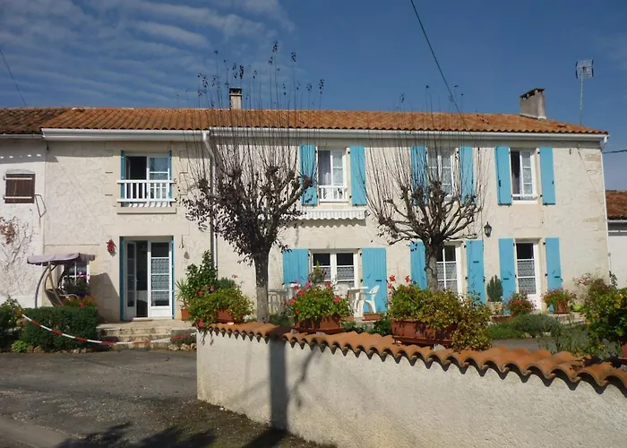 Les Hirondelles Du Paradis 6 Rue Des Oiseaux * Beaulieu-sur-Sonnette