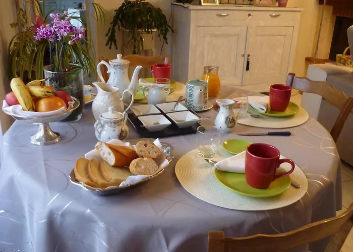 Les Hirondelles Du Paradis 6 Rue Des Oiseaux * Beaulieu-sur-Sonnette