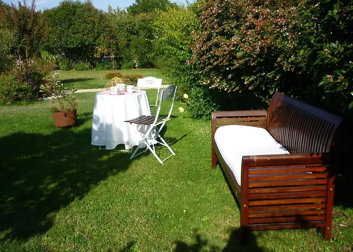 Les Hirondelles Du Paradis 6 Rue Des Oiseaux Bed & Breakfast Beaulieu-sur-Sonnette