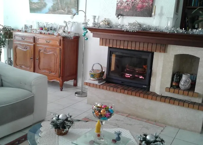 Les Hirondelles Du Paradis 6 Rue Des Oiseaux Bed & Breakfast Beaulieu-sur-Sonnette